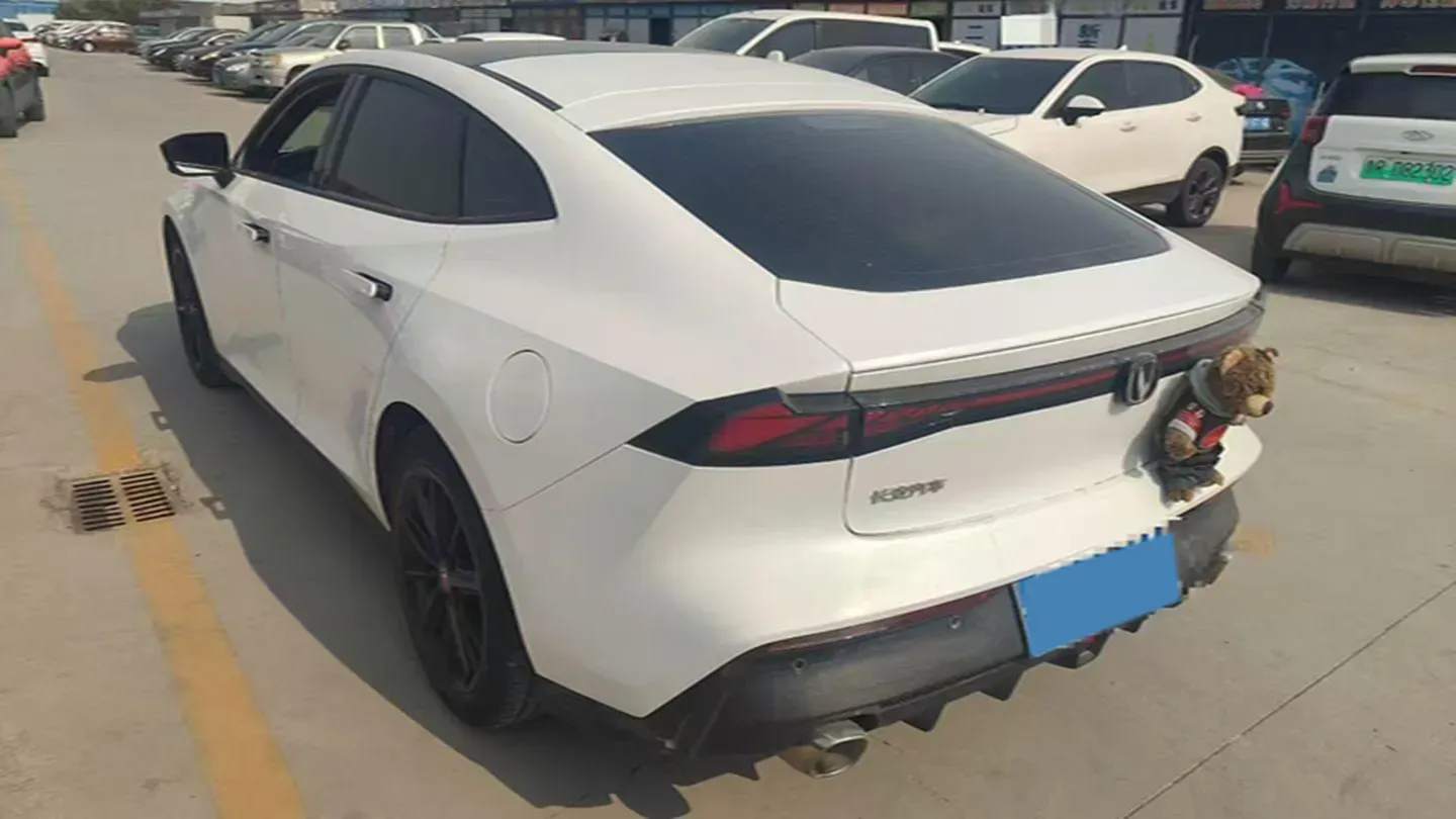 2023 ChangAn UNI-V 1.5T 188HP L4 7DCT,autocango,china used car exporter,china ev exporter,chinese used car exporter,chinese used ev exporter