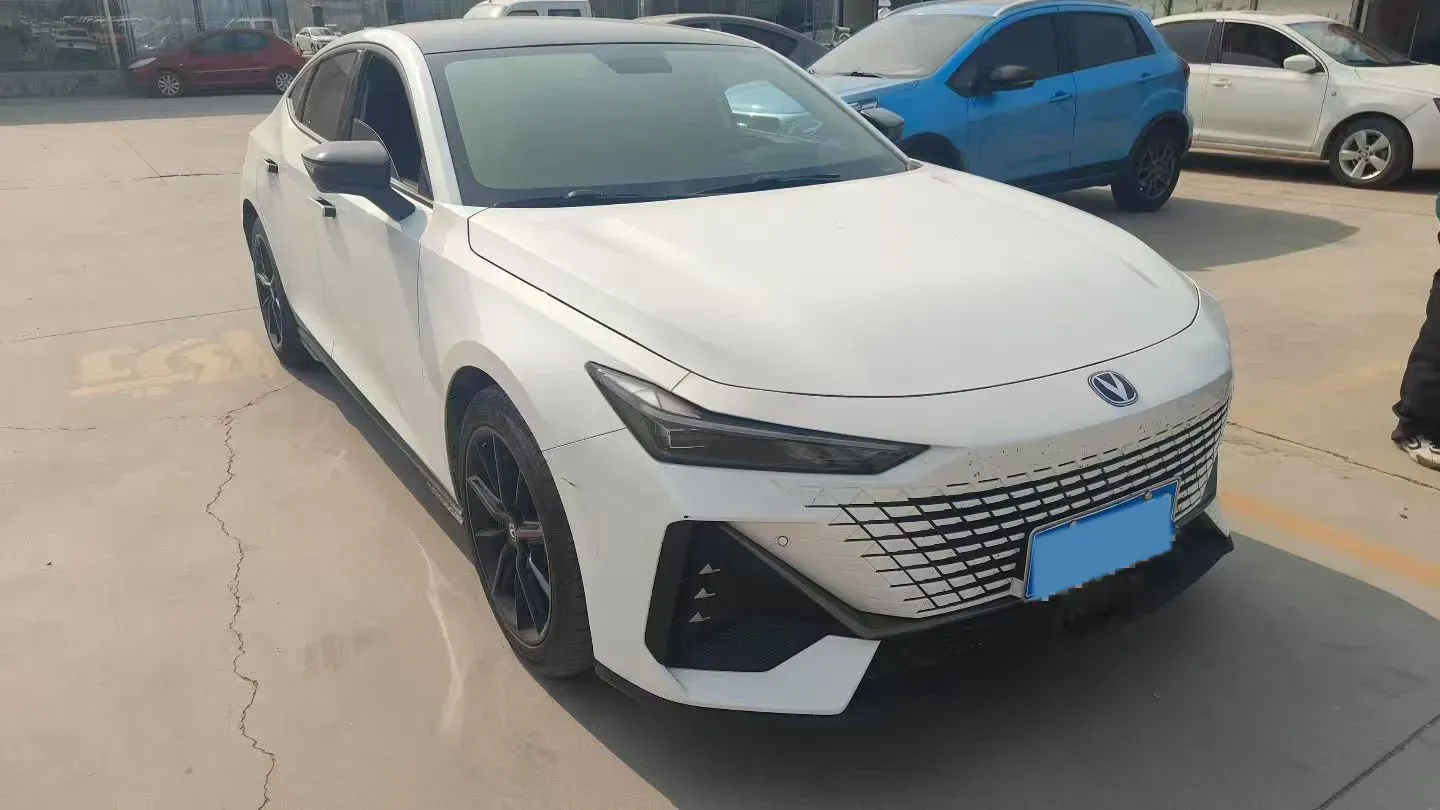 2023 ChangAn UNI-V 1.5T 188HP L4 7DCT,autocango,china used car exporter,china ev exporter,chinese used car exporter,chinese used ev exporter