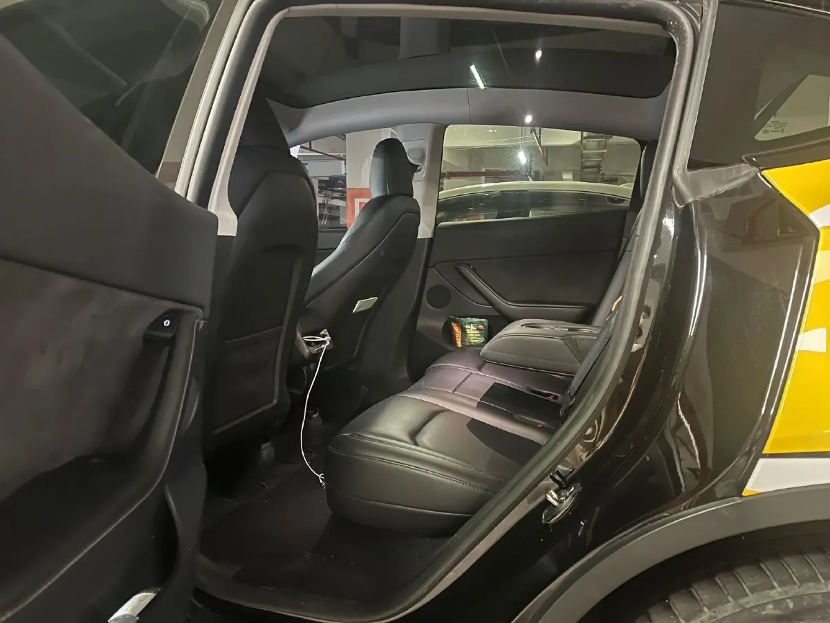 2022 Tesla Model Y BEV 60KWH,autocango,china used car exporter,china ev exporter,chinese used car exporter,chinese used ev exporter