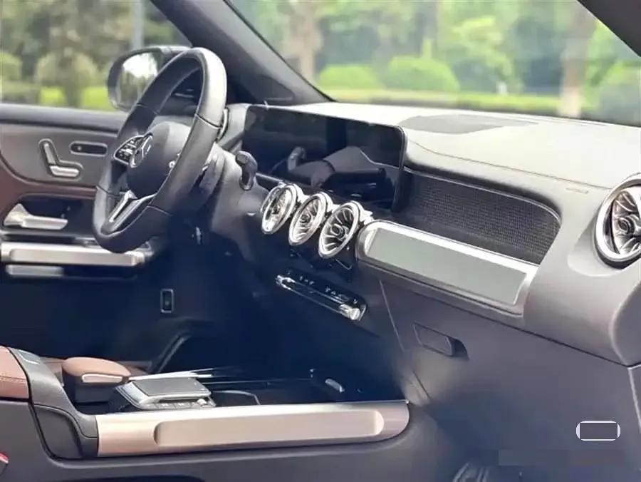 2021 Mercedes-Benz GLB Class 1.3T 136HP L4 7DCT,autocango,china used car exporter,china ev exporter,chinese used car exporter,chinese used ev exporter