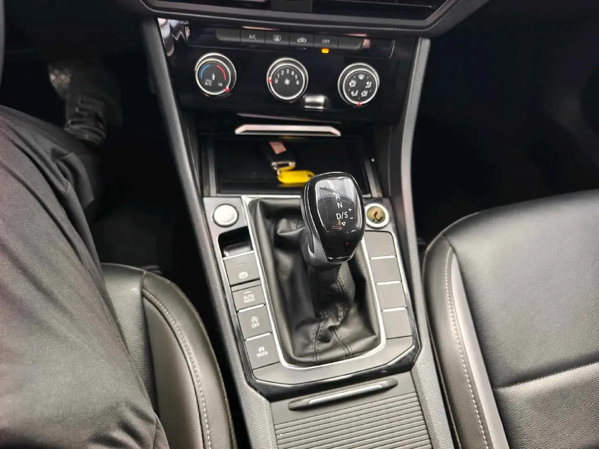 2021 Volkswagen Sagitar 1.2T 116HP L4 7DCT,autocango,china used car exporter,china ev exporter,chinese used car exporter,chinese used ev exporter