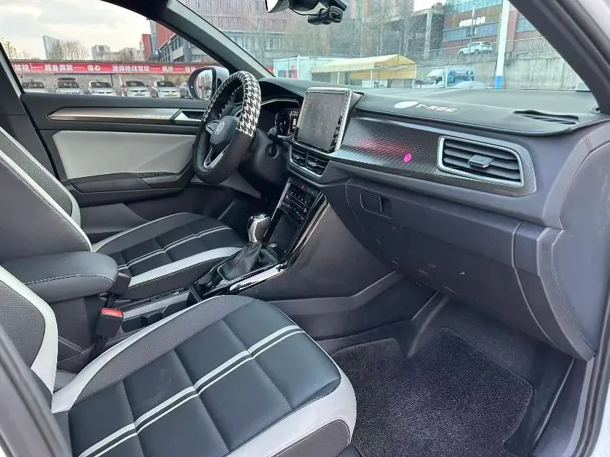 2023 Volkswagen T-Roc 1.5T 160HP L4 7DCT,autocango,china used car exporter,china ev exporter,chinese used car exporter,chinese used ev exporter