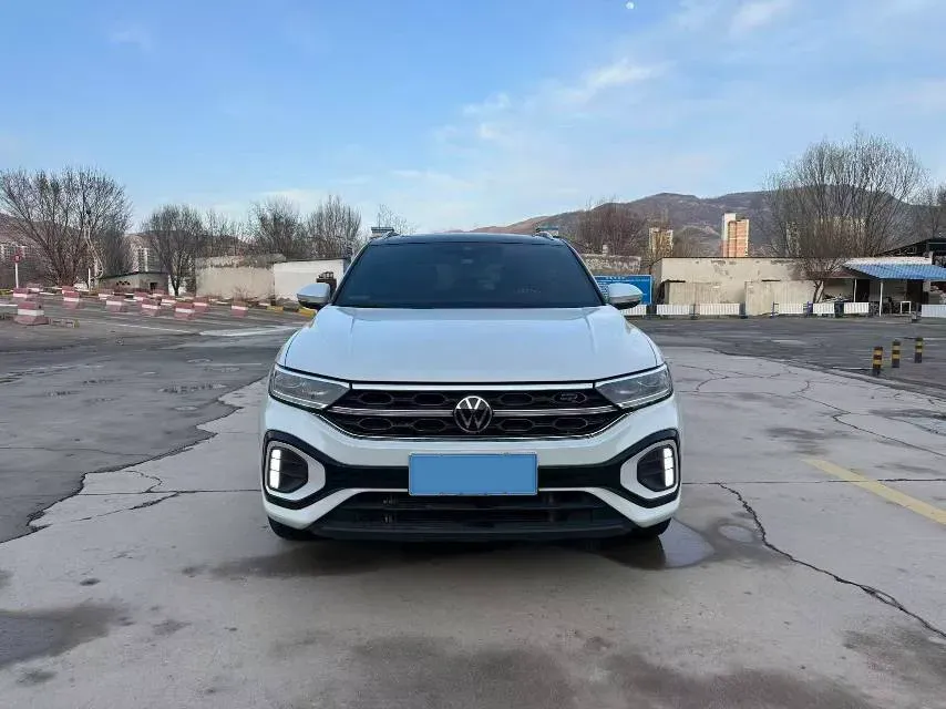 2023 Volkswagen T-Roc 1.5T 160HP L4 7DCT,autocango,china used car exporter,china ev exporter,chinese used car exporter,chinese used ev exporter