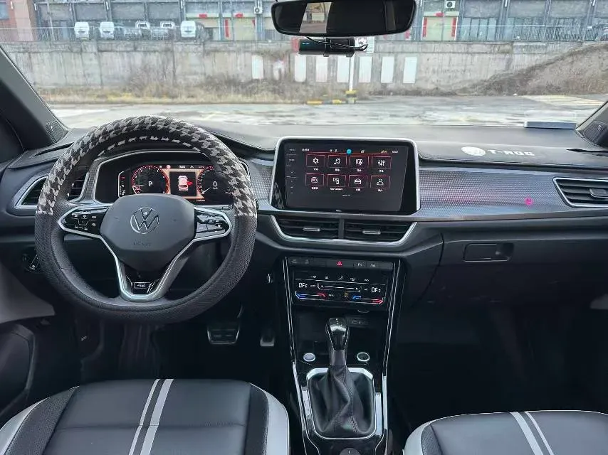 2023 Volkswagen T-Roc 1.5T 160HP L4 7DCT,autocango,china used car exporter,china ev exporter,chinese used car exporter,chinese used ev exporter