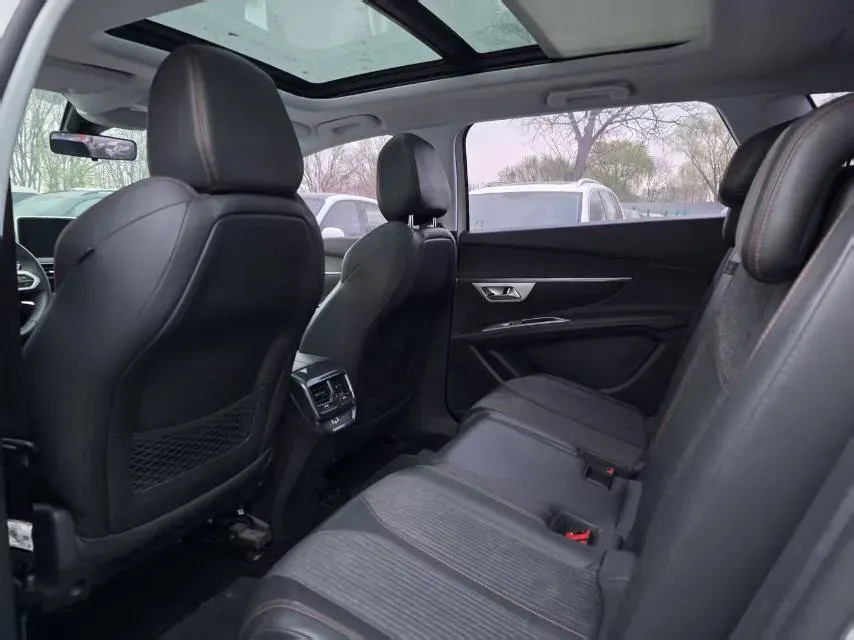 2017 Peugeot 5008 1.8T 204HP L4 6AT,autocango,china used car exporter,china ev exporter,chinese used car exporter,chinese used ev exporter