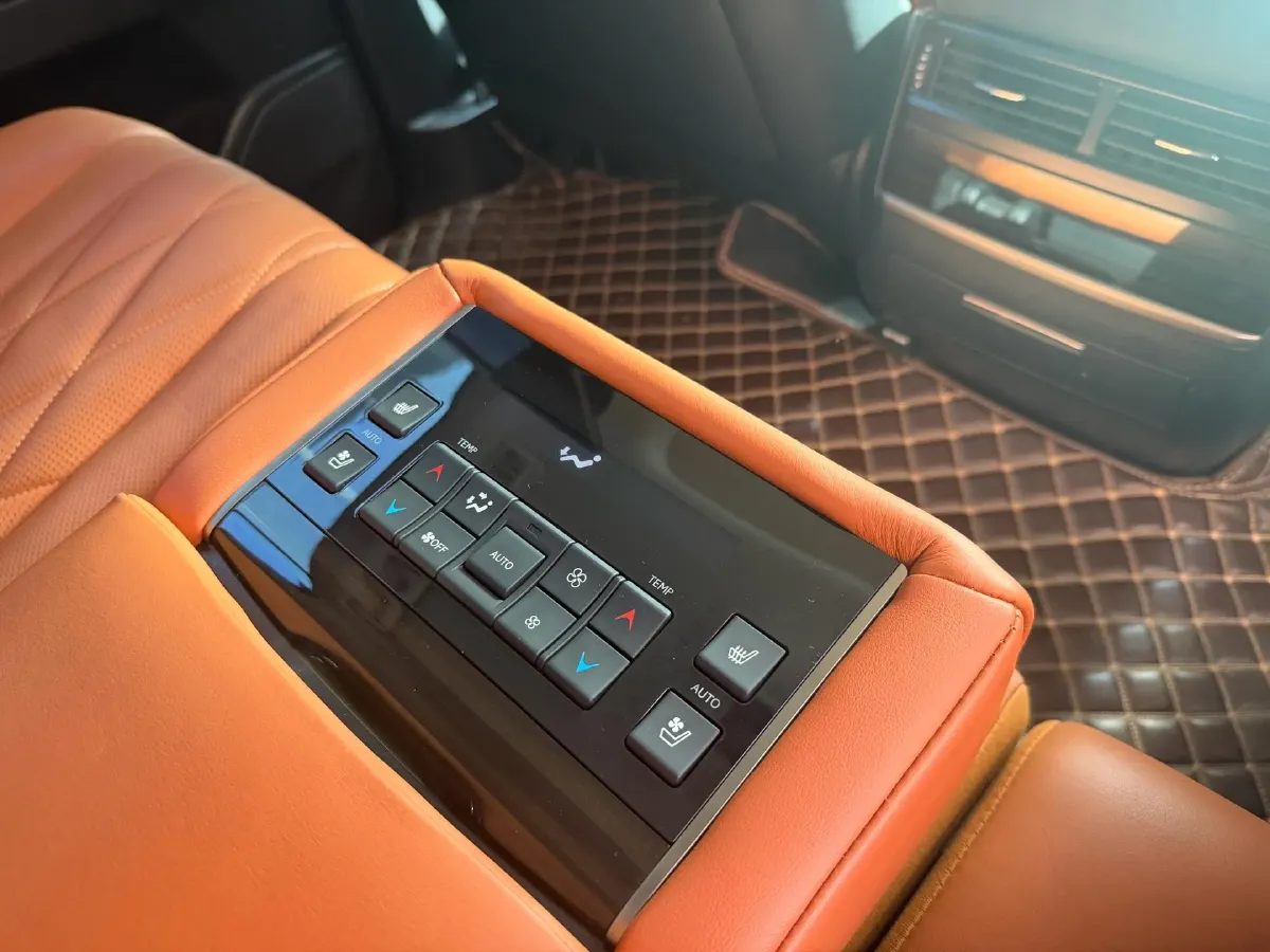 2019 Lexus LX 5.7L 367HP V8 8AT,autocango,china used car exporter,china ev exporter,chinese used car exporter,chinese used ev exporter