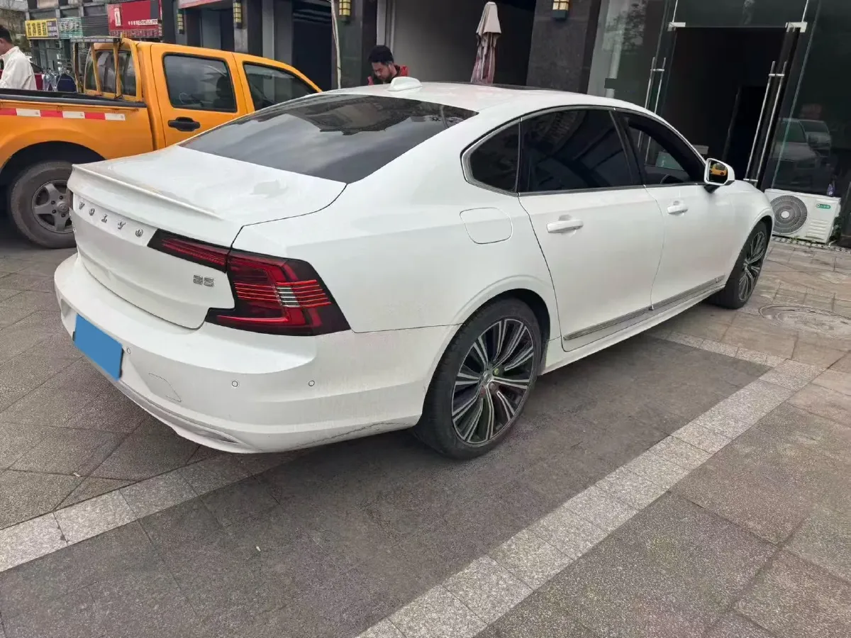 2024 Volvo S90 2.0T 250HP L4 8AT,autocango,china used car exporter,china ev exporter,chinese used car exporter,chinese used ev exporter