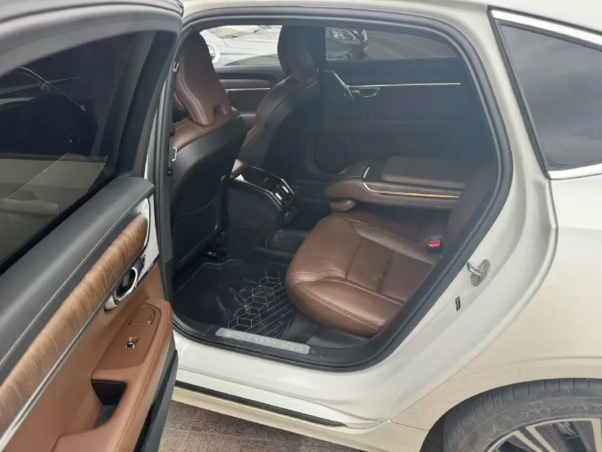 2024 Volvo S90 2.0T 250HP L4 8AT,autocango,china used car exporter,china ev exporter,chinese used car exporter,chinese used ev exporter