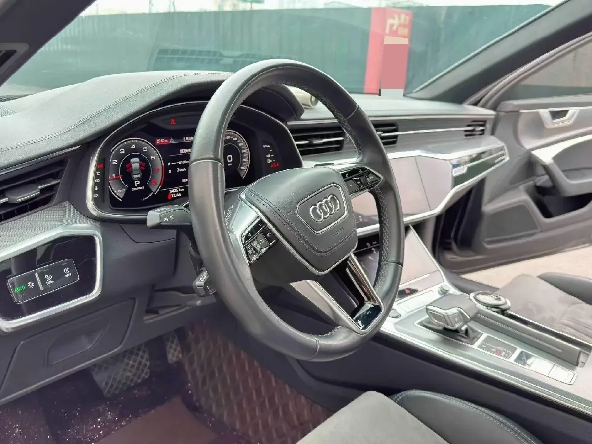 2023 Audi A6L 2.0T 245HP L4 7DCT,autocango,china used car exporter,china ev exporter,chinese used car exporter,chinese used ev exporter