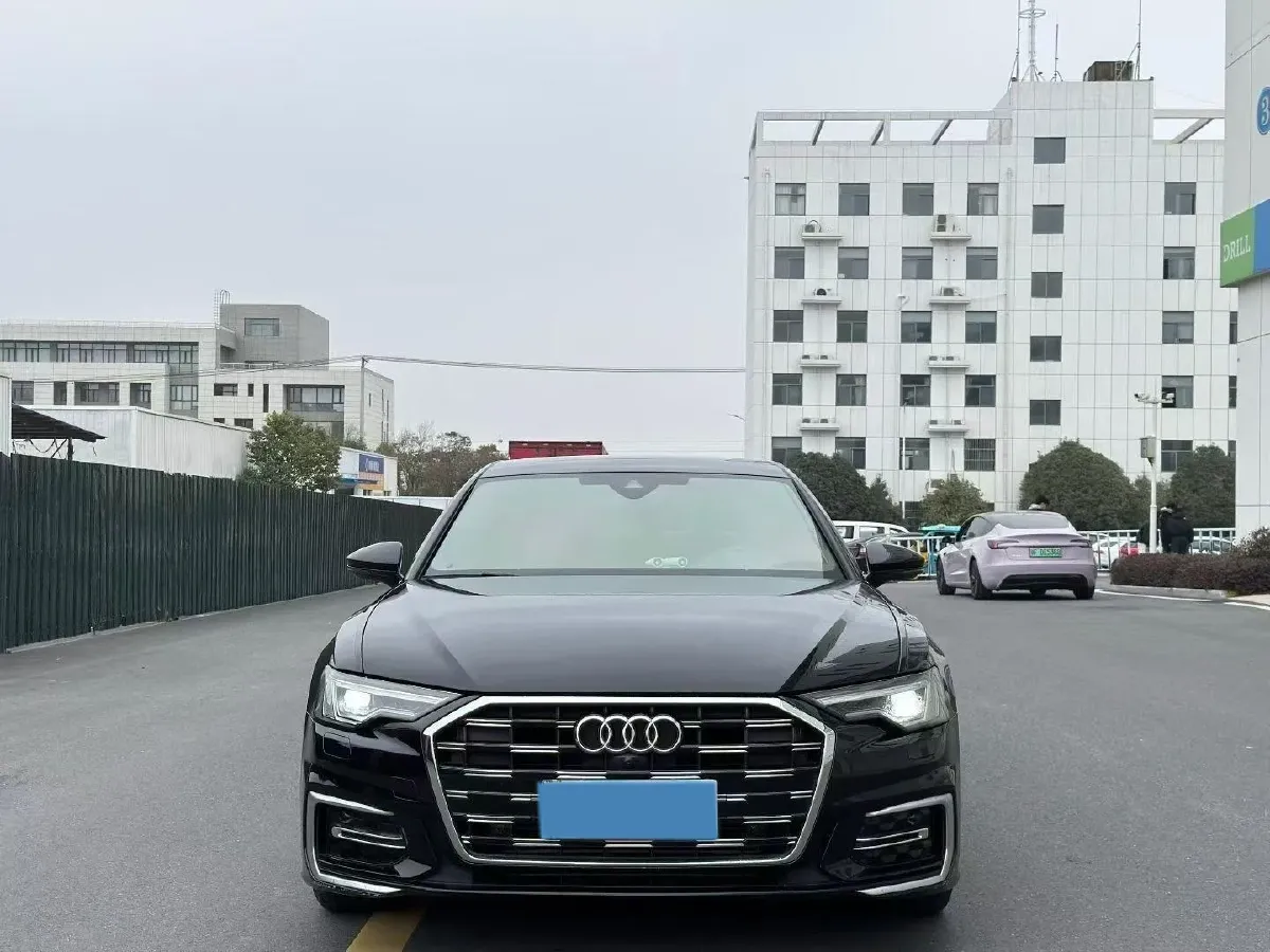 2023 Audi A6L 2.0T 245HP L4 7DCT,autocango,china used car exporter,china ev exporter,chinese used car exporter,chinese used ev exporter