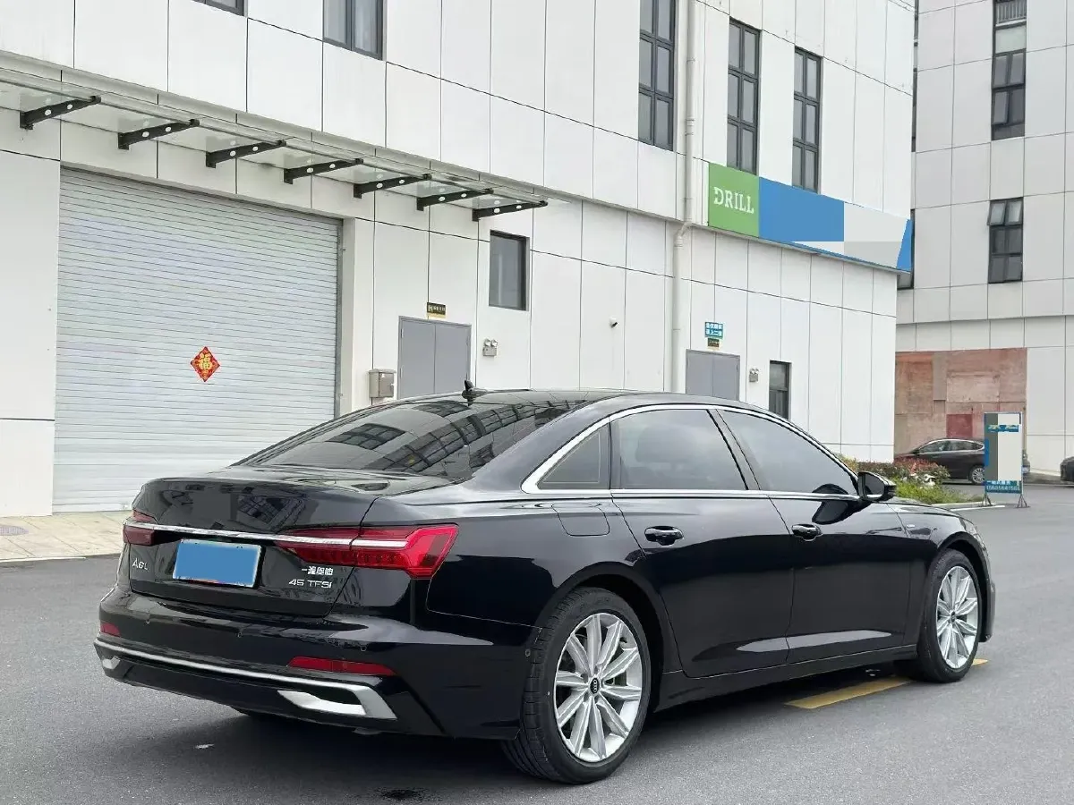 2023 Audi A6L 2.0T 245HP L4 7DCT,autocango,china used car exporter,china ev exporter,chinese used car exporter,chinese used ev exporter
