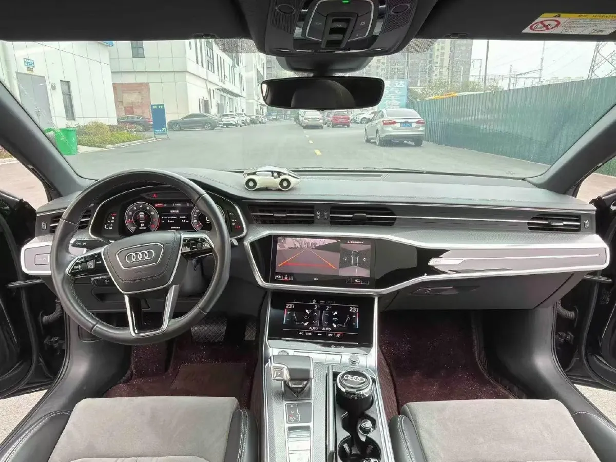 2023 Audi A6L 2.0T 245HP L4 7DCT,autocango,china used car exporter,china ev exporter,chinese used car exporter,chinese used ev exporter