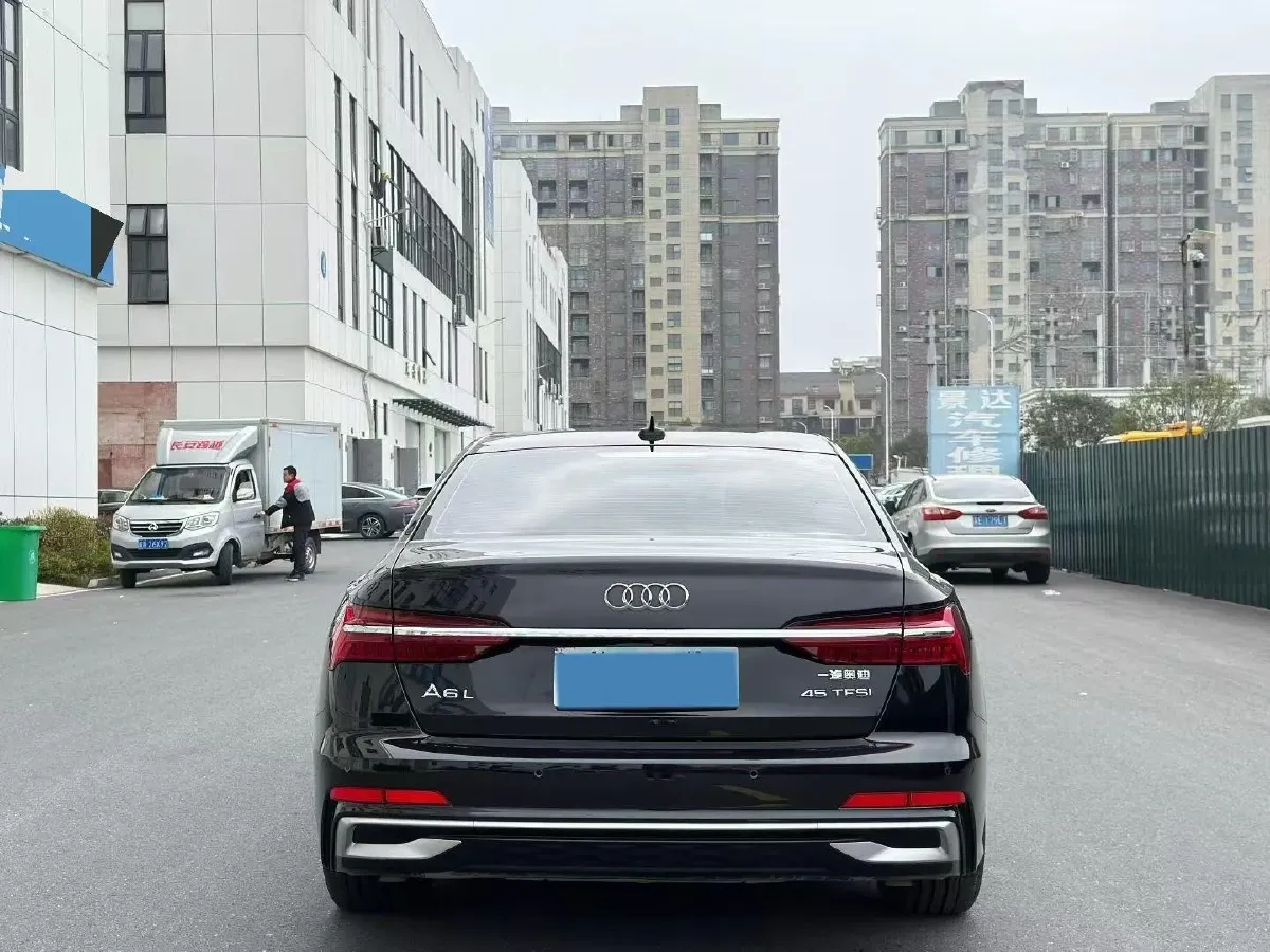 2023 Audi A6L 2.0T 245HP L4 7DCT,autocango,china used car exporter,china ev exporter,chinese used car exporter,chinese used ev exporter