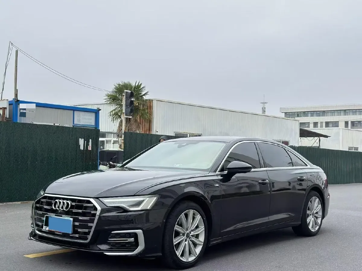 2023 Audi A6L 2.0T 245HP L4 7DCT,autocango,china used car exporter,china ev exporter,chinese used car exporter,chinese used ev exporter