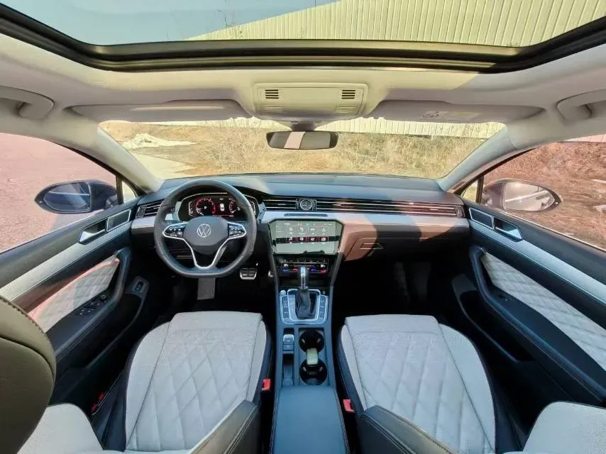 2023 Volkswagen Magotan 2.0T 186HP L4 7DCT,autocango,china used car exporter,china ev exporter,chinese used car exporter,chinese used ev exporter