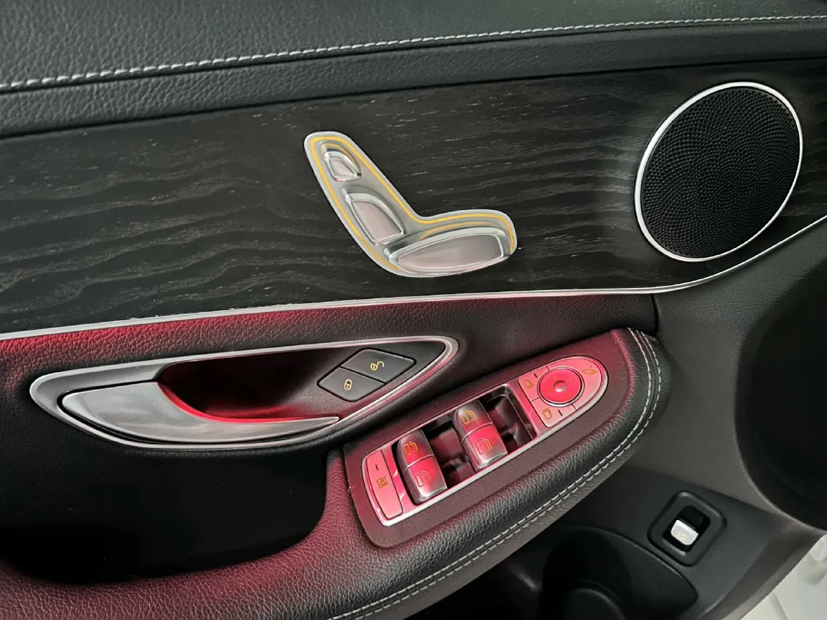 2021 Mercedes-Benz C Class 1.5T 156HP L4 9AT,autocango,china used car exporter,china ev exporter,chinese used car exporter,chinese used ev exporter