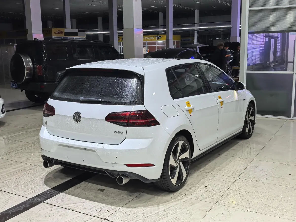 2018 Volkswagen GolfGTI 2.0T 220HP L4 7DCT,autocango,china used car exporter,china ev exporter,chinese used car exporter,chinese used ev exporter
