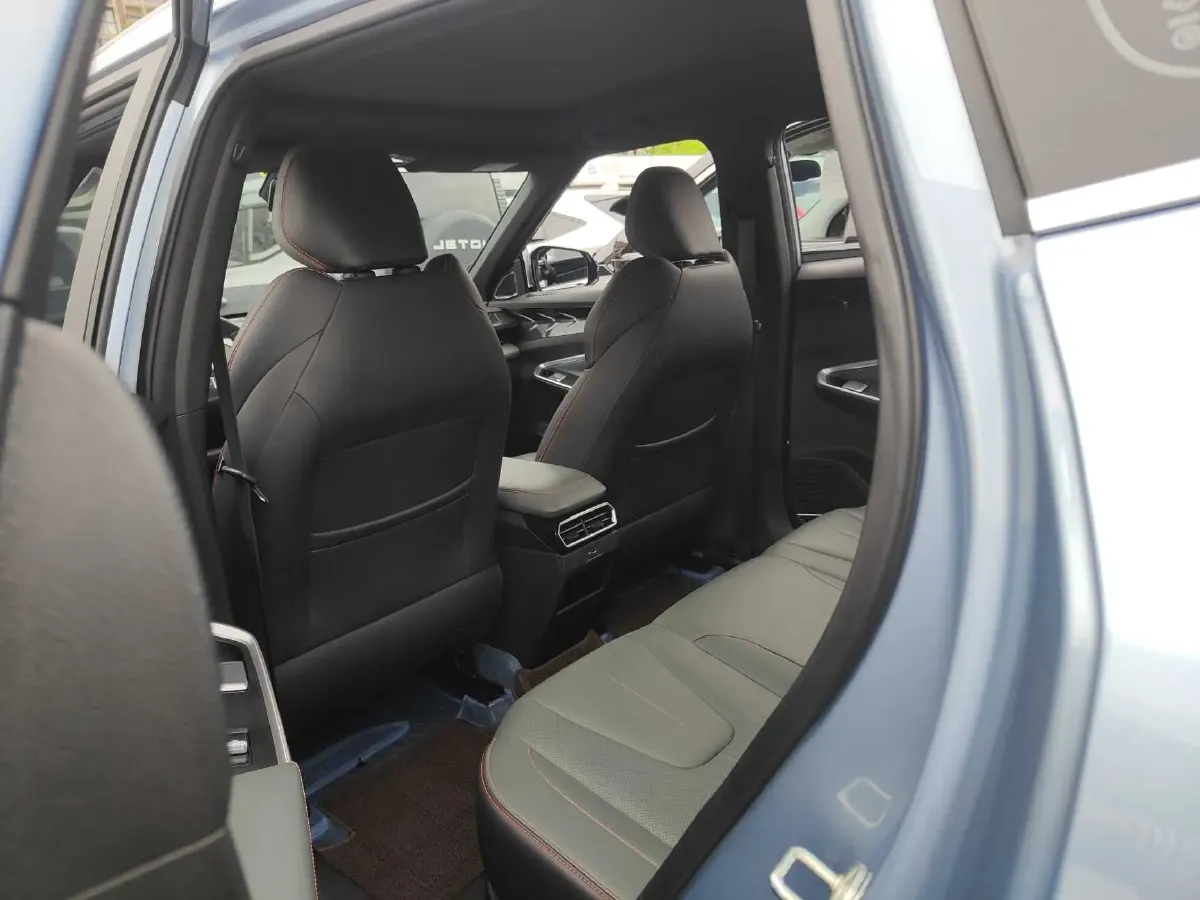 2024 Geely Azkarra 1.5T 181HP L4 7DCT,autocango,china used car exporter,china ev exporter,chinese used car exporter,chinese used ev exporter