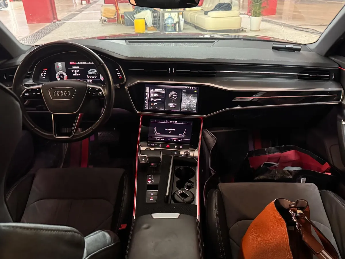 2022 Audi A6L 2.0T 190HP L4 7DCT,autocango,china used car exporter,china ev exporter,chinese used car exporter,chinese used ev exporter