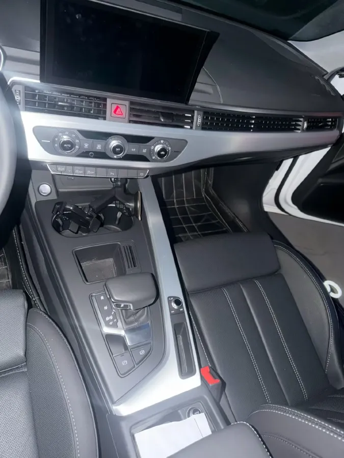 2023 Audi A4L 2.0T 190HP L4 7DCT,autocango,china used car exporter,china ev exporter,chinese used car exporter,chinese used ev exporter