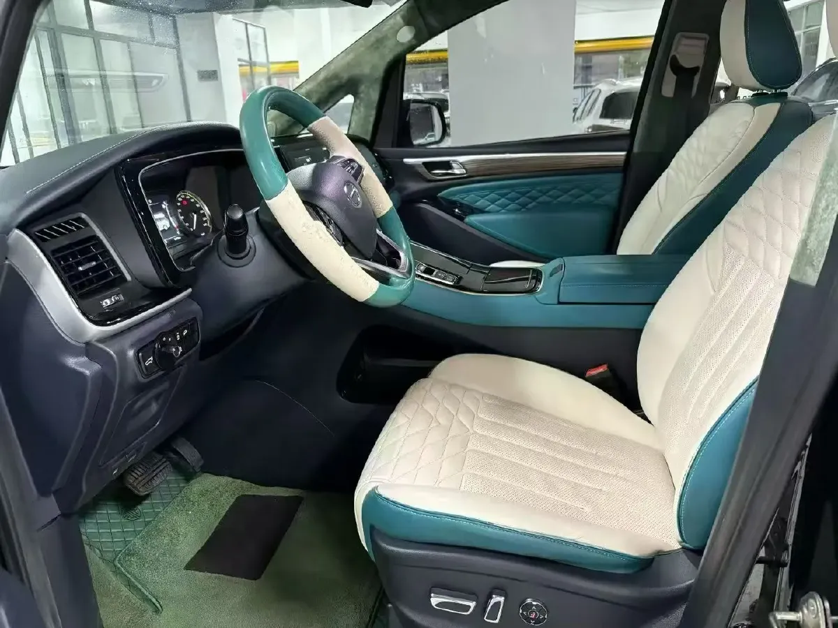 2021 GAC Trumpchi M8 2.0T 252HP L4 8AT,autocango,china used car exporter,china ev exporter,chinese used car exporter,chinese used ev exporter