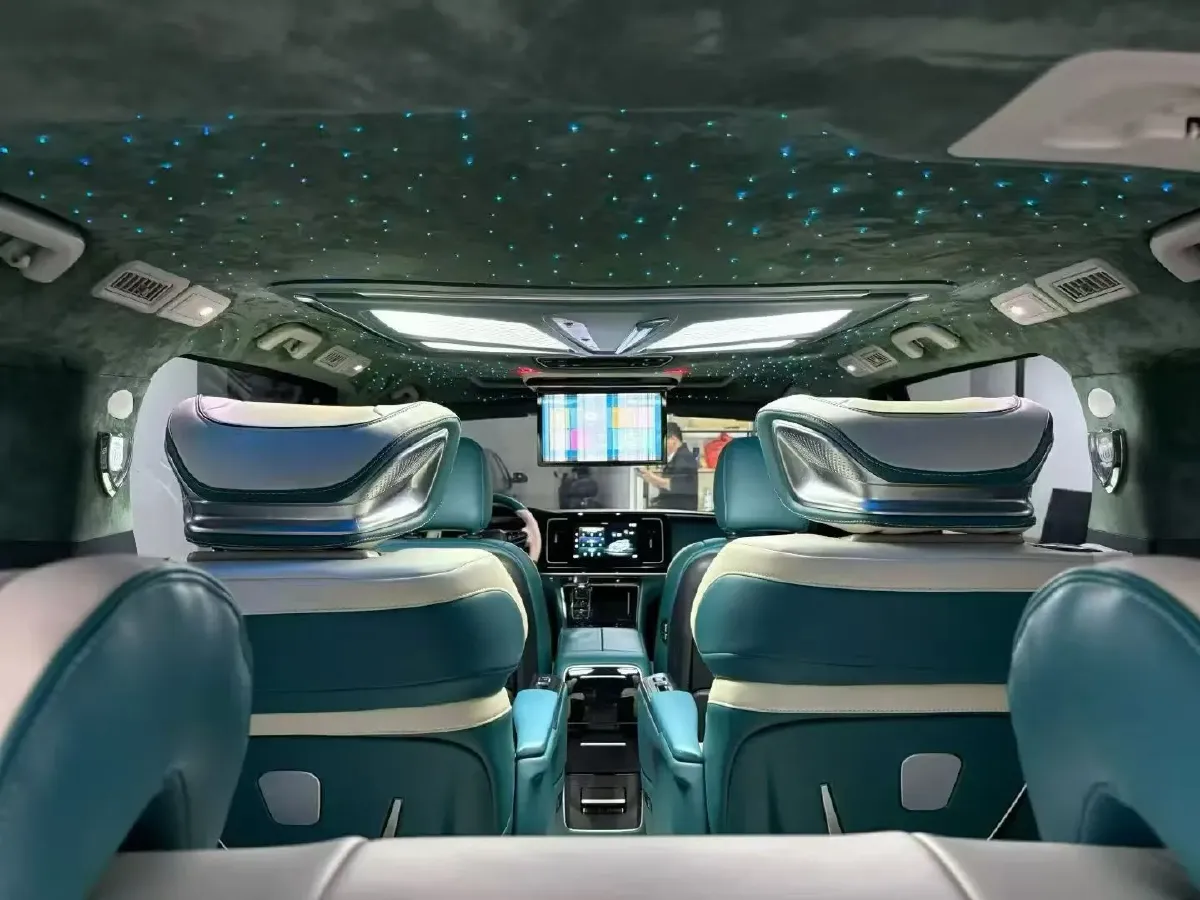 2021 GAC Trumpchi M8 2.0T 252HP L4 8AT,autocango,china used car exporter,china ev exporter,chinese used car exporter,chinese used ev exporter