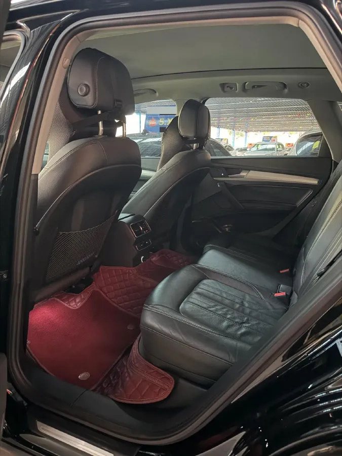 2020 Audi Q5L 2.0T 190HP L4 7DCT,autocango,china used car exporter,china ev exporter,chinese used car exporter,chinese used ev exporter