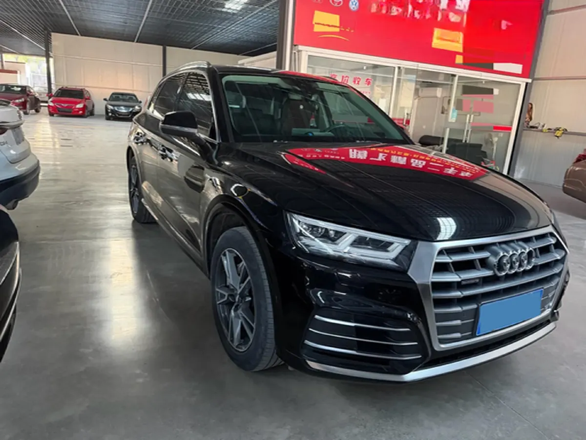 2020 Audi Q5L 2.0T 190HP L4 7DCT,autocango,china used car exporter,china ev exporter,chinese used car exporter,chinese used ev exporter