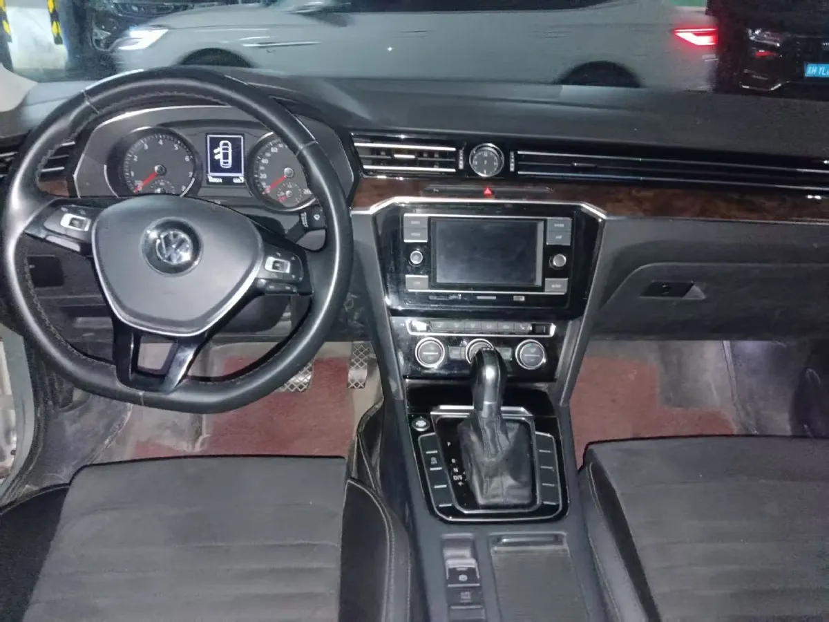 2018 Volkswagen Magotan 1.8T 180HP L4 7DCT,autocango,china used car exporter,china ev exporter,chinese used car exporter,chinese used ev exporter