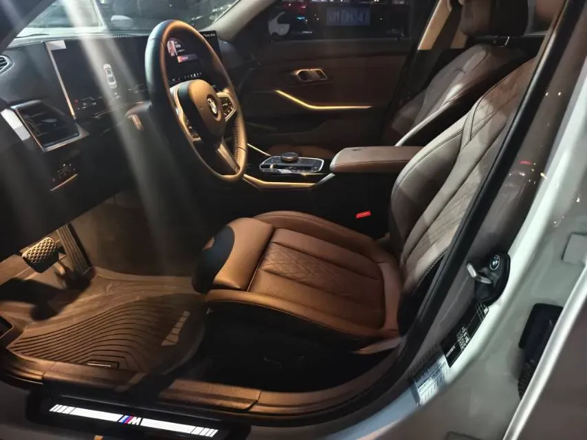 2023 BMW 3 Series 2.0T 156HP L4 8AT,autocango,china used car exporter,china ev exporter,chinese used car exporter,chinese used ev exporter