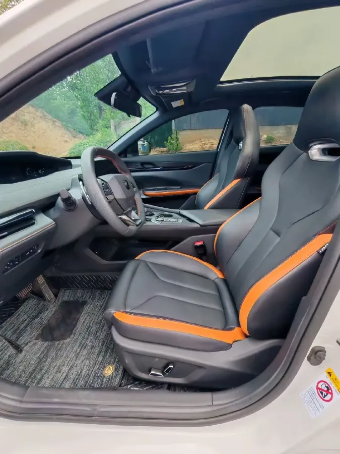 2022 ChangAn UNI-V 1.5T 188HP L4 7DCT,autocango,china used car exporter,china ev exporter,chinese used car exporter,chinese used ev exporter