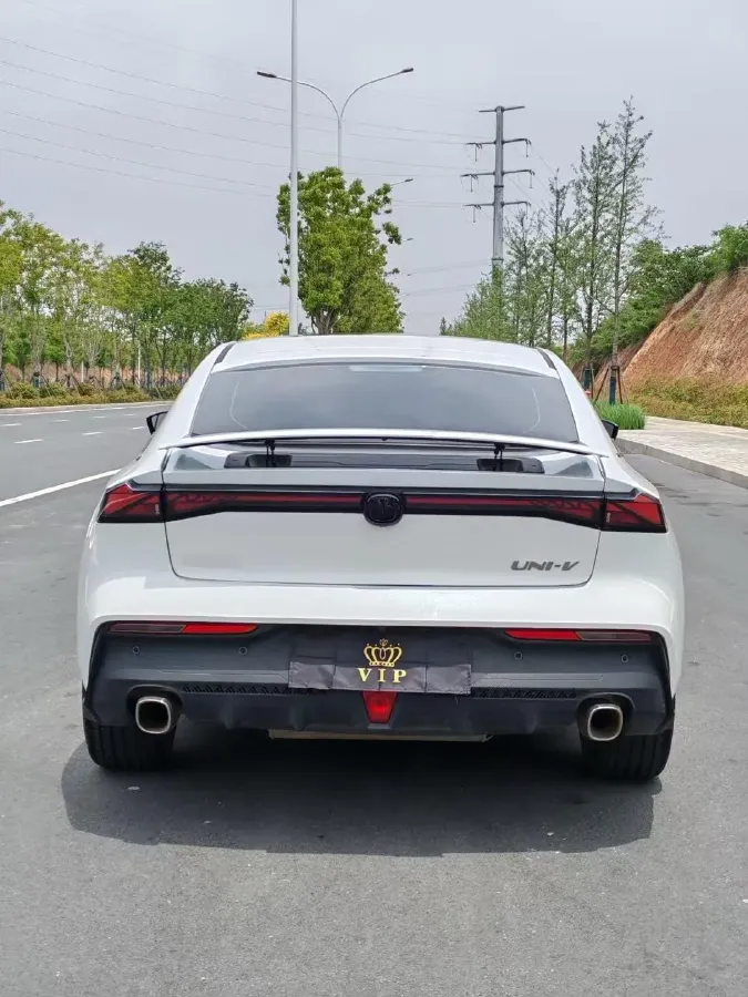 2022 ChangAn UNI-V 1.5T 188HP L4 7DCT,autocango,china used car exporter,china ev exporter,chinese used car exporter,chinese used ev exporter