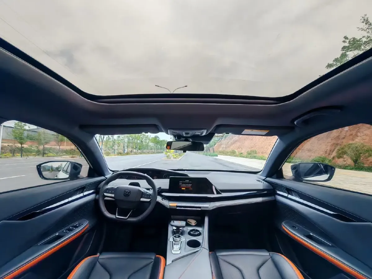 2022 ChangAn UNI-V 1.5T 188HP L4 7DCT,autocango,china used car exporter,china ev exporter,chinese used car exporter,chinese used ev exporter