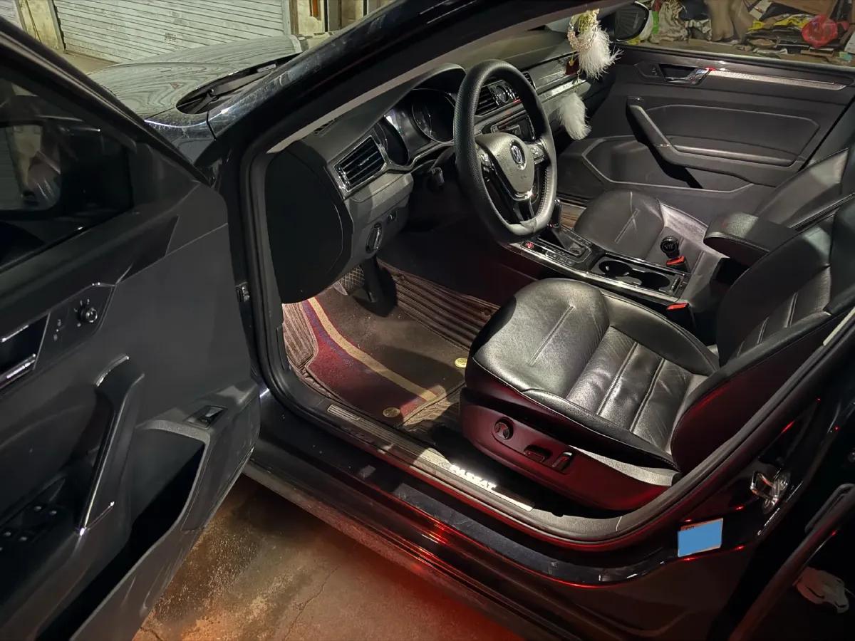 2017 Volkswagen Passat 1.8T 180HP L4 7DCT,autocango,china used car exporter,china ev exporter,chinese used car exporter,chinese used ev exporter