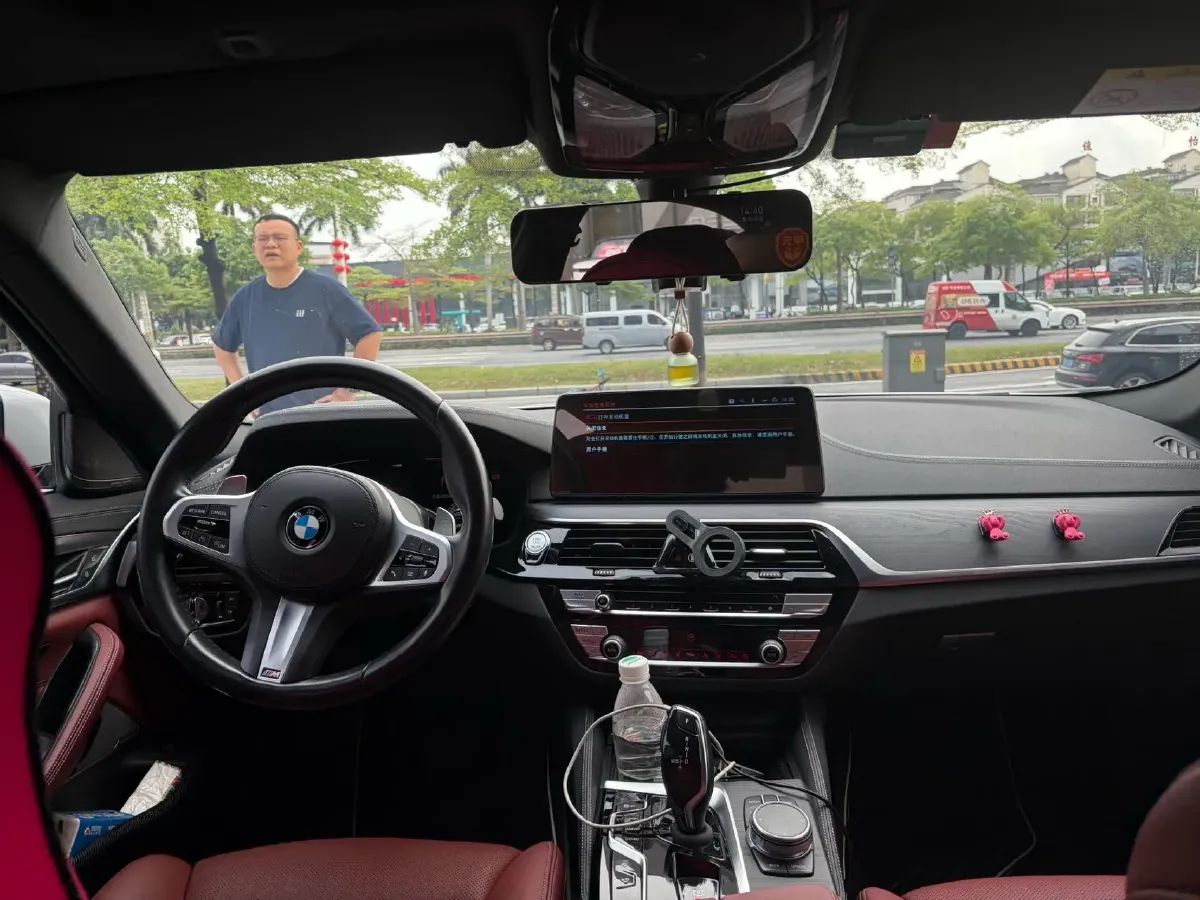 2021 BMW 5 Series 2.0T 252HP L4 8AT,autocango,china used car exporter,china ev exporter,chinese used car exporter,chinese used ev exporter