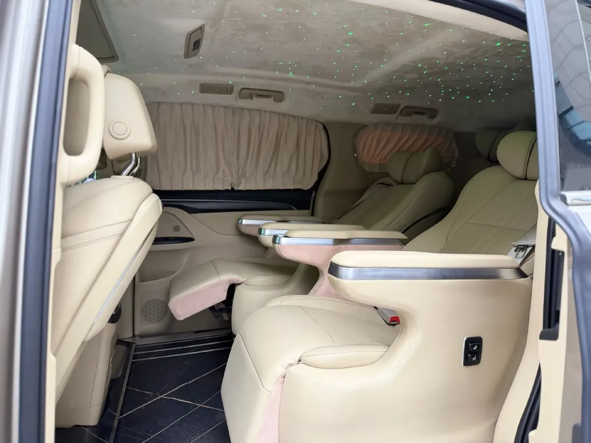 2022 Buick GL8 2.0T 237HP L4 9AT,autocango,china used car exporter,china ev exporter,chinese used car exporter,chinese used ev exporter