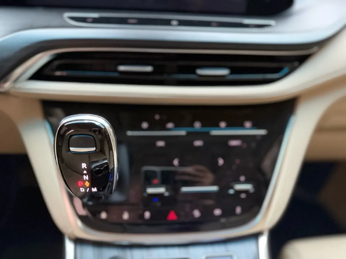 2022 Buick GL8 2.0T 237HP L4 9AT,autocango,china used car exporter,china ev exporter,chinese used car exporter,chinese used ev exporter