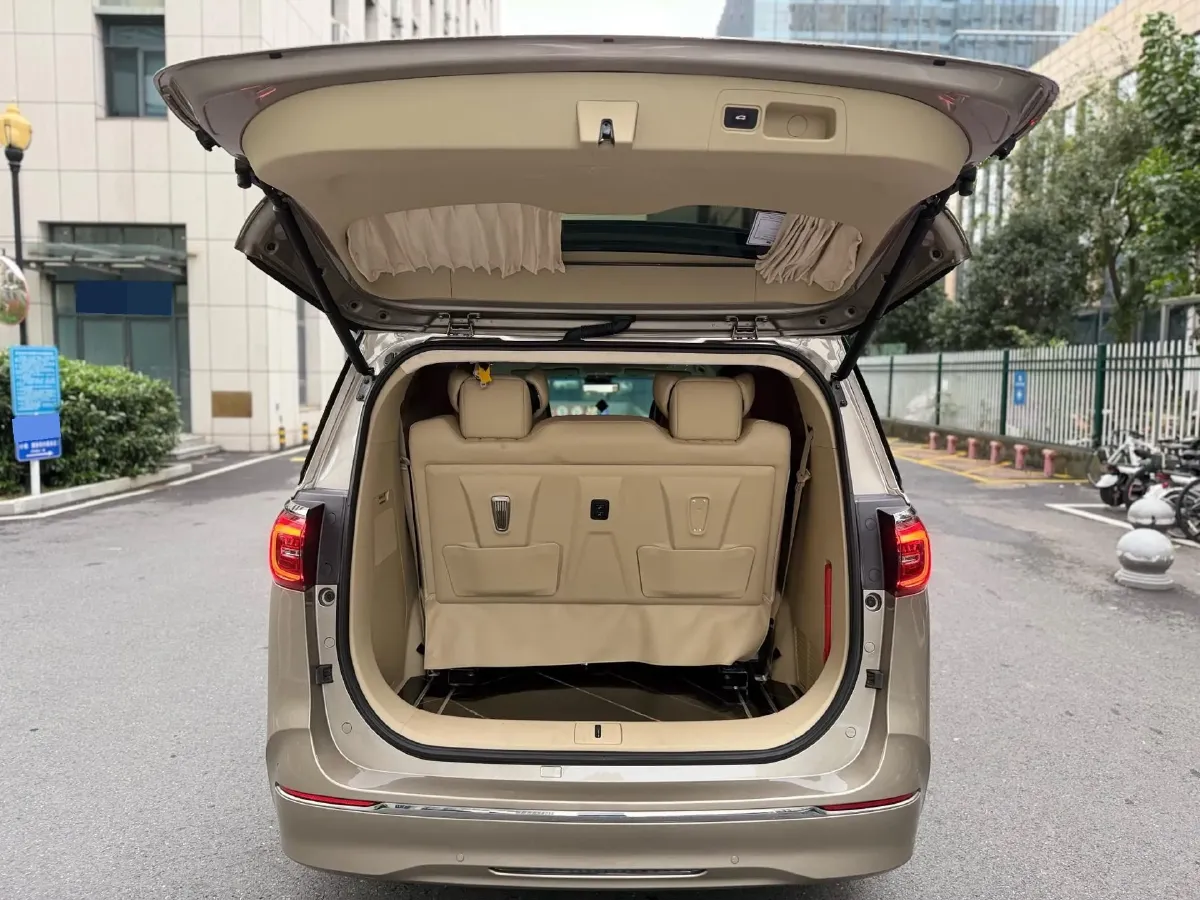 2022 Buick GL8 2.0T 237HP L4 9AT,autocango,china used car exporter,china ev exporter,chinese used car exporter,chinese used ev exporter