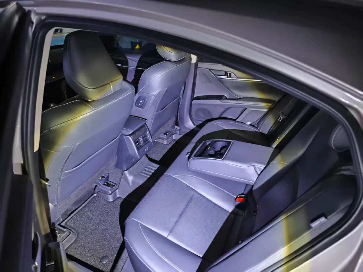 2024 Toyota Camry 2.0L 173HP L4 CVT,autocango,china used car exporter,china ev exporter,chinese used car exporter,chinese used ev exporter