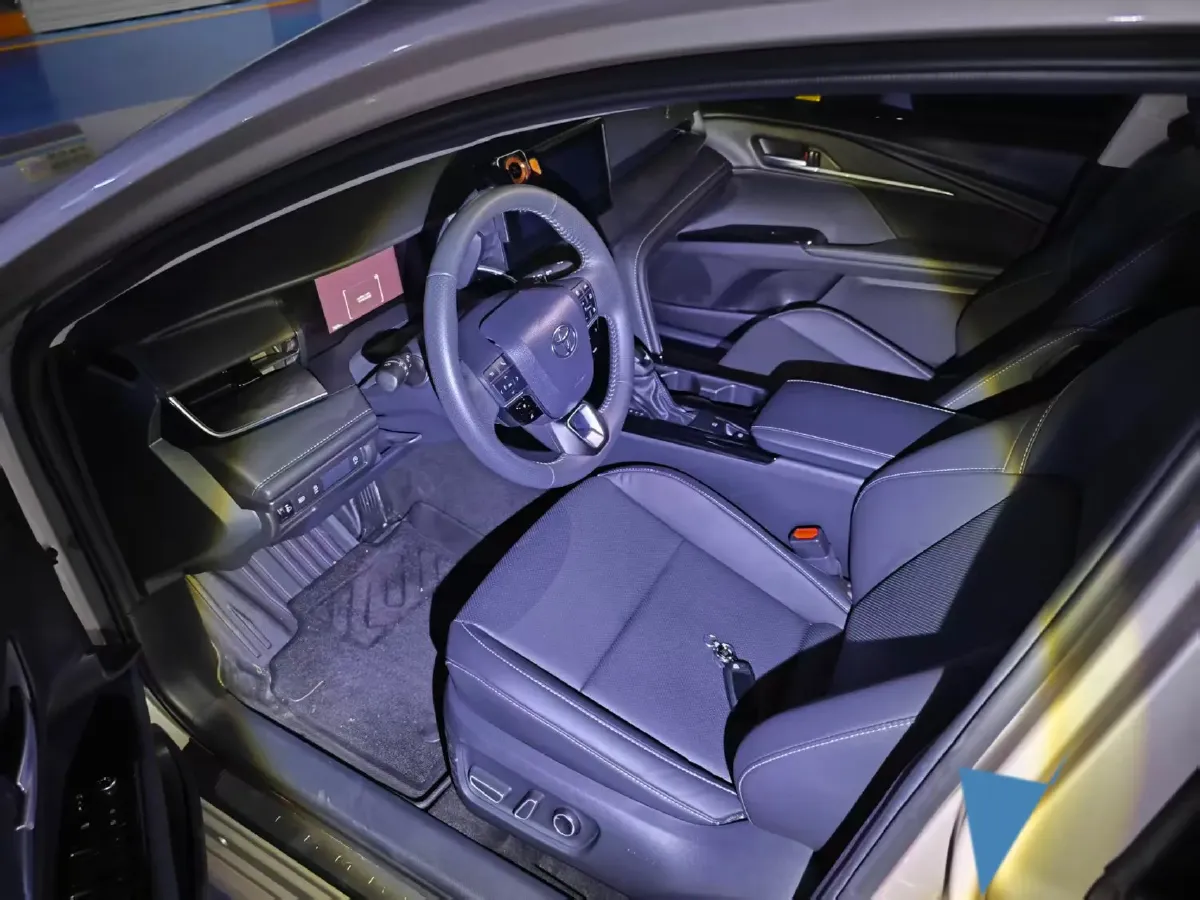 2024 Toyota Camry 2.0L 173HP L4 CVT,autocango,china used car exporter,china ev exporter,chinese used car exporter,chinese used ev exporter