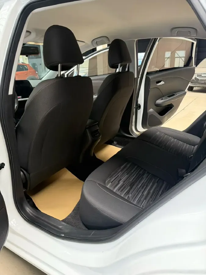 2022 Chevrolet Monza 1.5L 113HP L4 6AT,autocango,china used car exporter,china ev exporter,chinese used car exporter,chinese used ev exporter