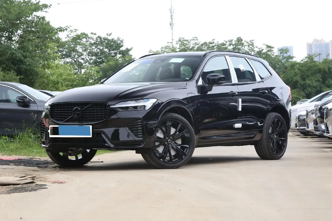 2025 Volvo XC60 PHEV 2.0T 310HP L4 8AT PHEV 18.8KWH,autocango,china used car exporter,china ev exporter,chinese used car exporter,chinese used ev exporter