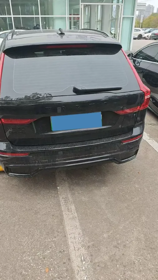 2025 Volvo XC60 PHEV 2.0T 310HP L4 8AT PHEV 18.8KWH,autocango,china used car exporter,china ev exporter,chinese used car exporter,chinese used ev exporter