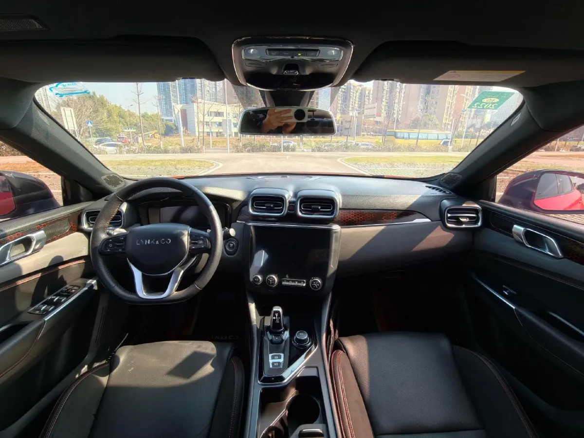 2019 Qoros 5 1.6T 197HP L4 7DCT,autocango,china used car exporter,china ev exporter,chinese used car exporter,chinese used ev exporter