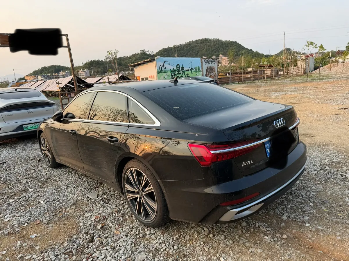 2025 Audi A6L 2.0T 245HP L4 7DCT,autocango,china used car exporter,china ev exporter,chinese used car exporter,chinese used ev exporter
