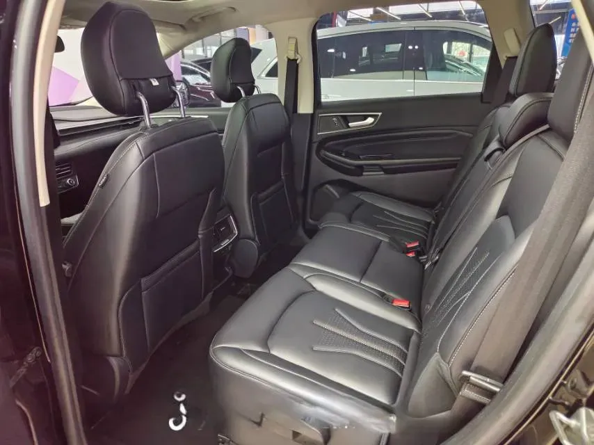 2021 Ford Edge 2.0T 245HP L4 8AT,autocango,china used car exporter,china ev exporter,chinese used car exporter,chinese used ev exporter