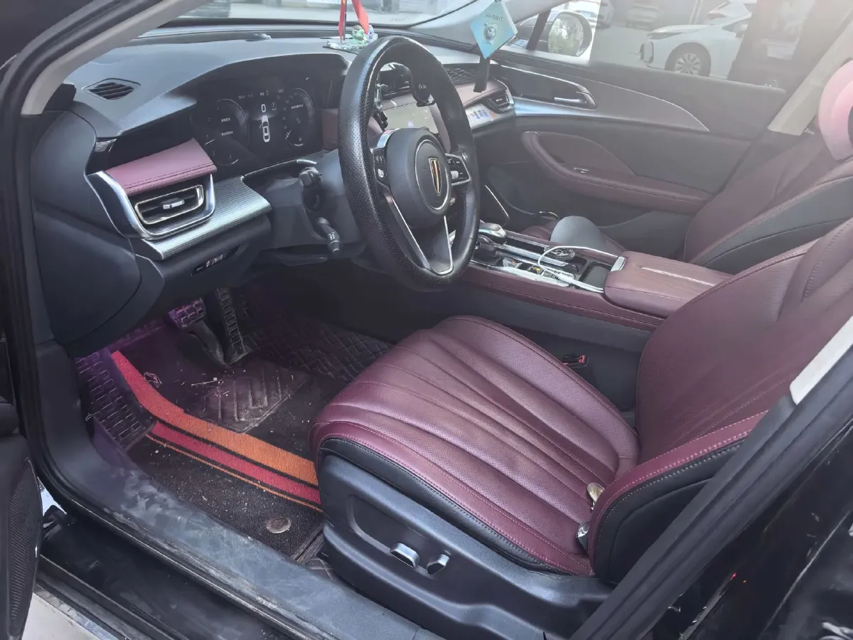 2025 HongQi H5 1.5T 169HP L4 1DHT Hybrid,autocango,china used car exporter,china ev exporter,chinese used car exporter,chinese used ev exporter