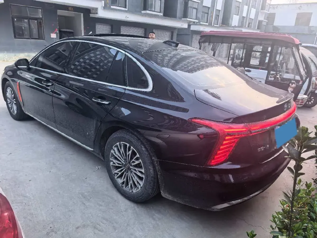 2025 HongQi H5 1.5T 169HP L4 1DHT Hybrid,autocango,china used car exporter,china ev exporter,chinese used car exporter,chinese used ev exporter