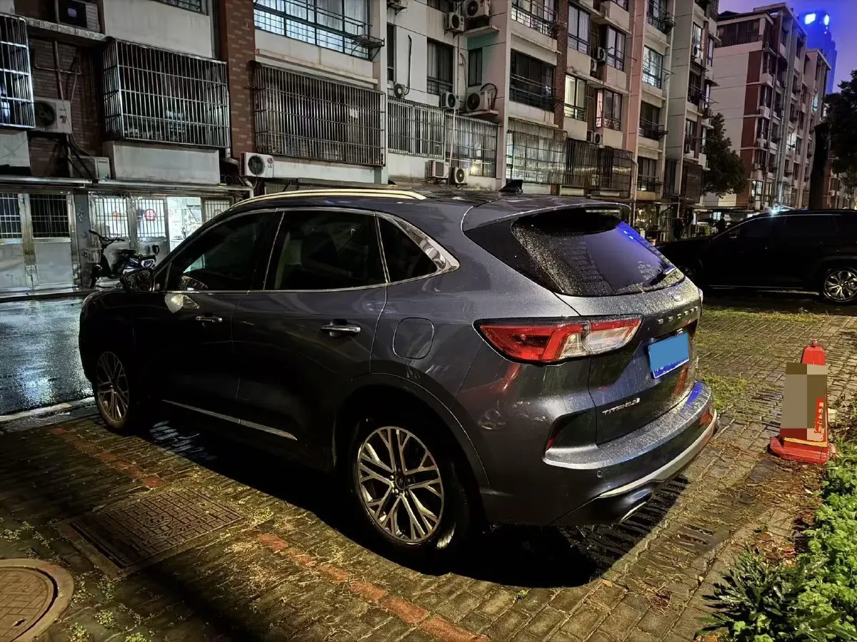 2020 Ford Escape 2.0T 248HP L4 8AT,autocango,china used car exporter,china ev exporter,chinese used car exporter,chinese used ev exporter