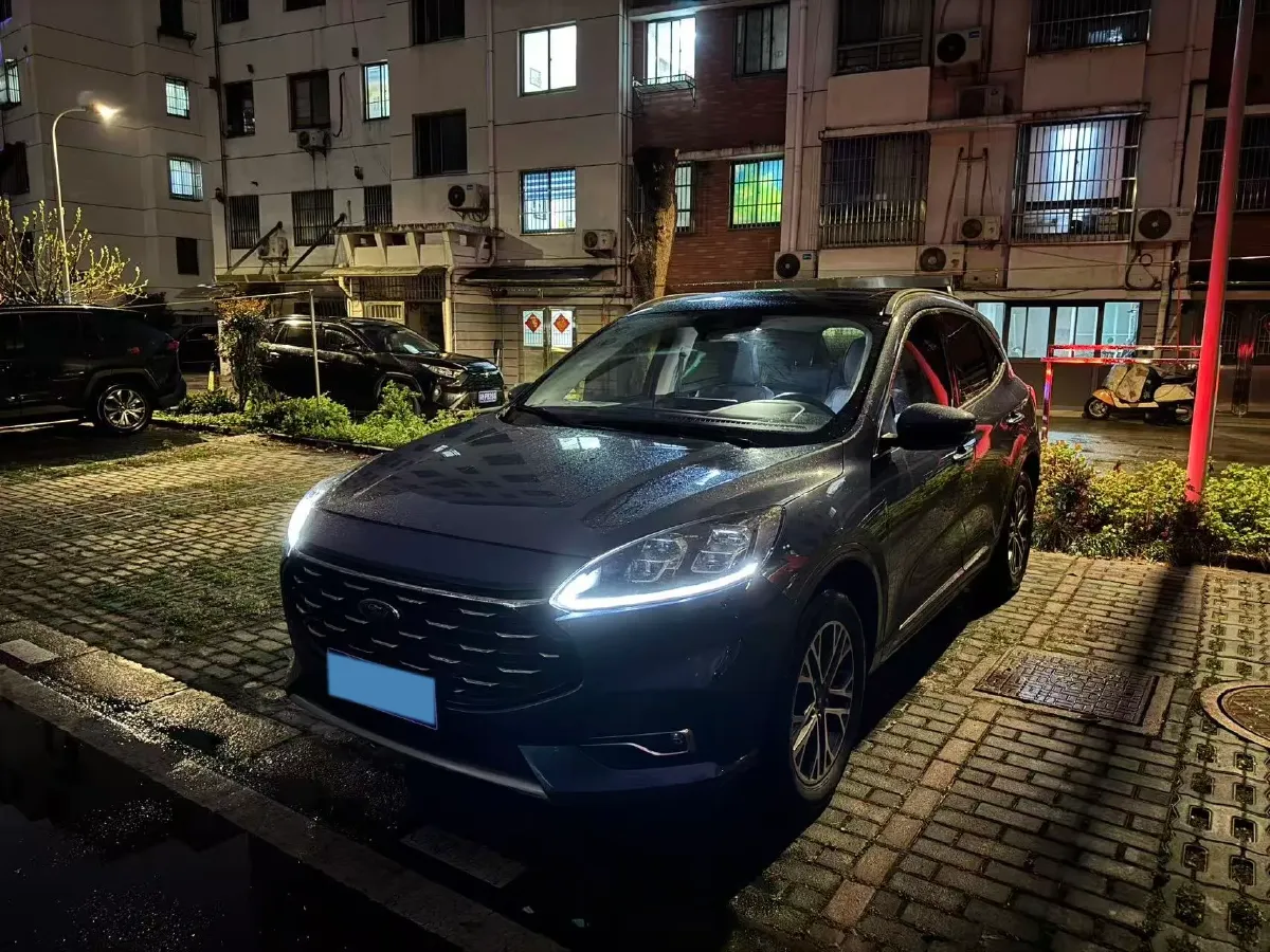 2020 Ford Escape 2.0T 248HP L4 8AT,autocango,china used car exporter,china ev exporter,chinese used car exporter,chinese used ev exporter